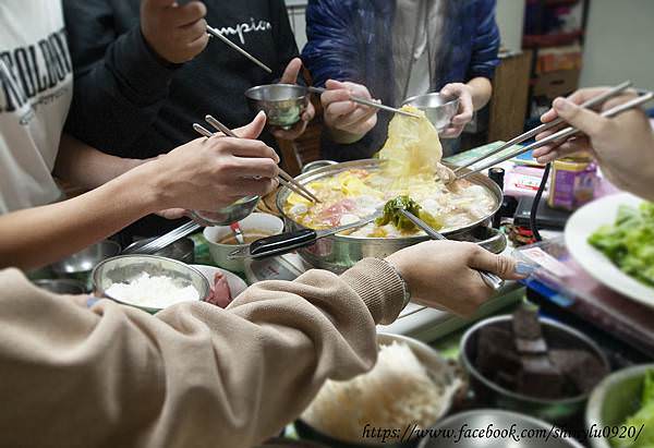 老賈小館-限量黃金組合酸菜白肉鍋1.jpg