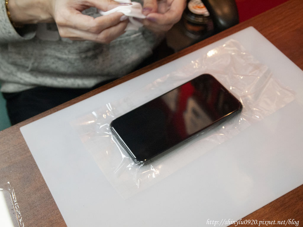京展包膜 手機果凍膠全貼合 板橋手機包膜14.jpg