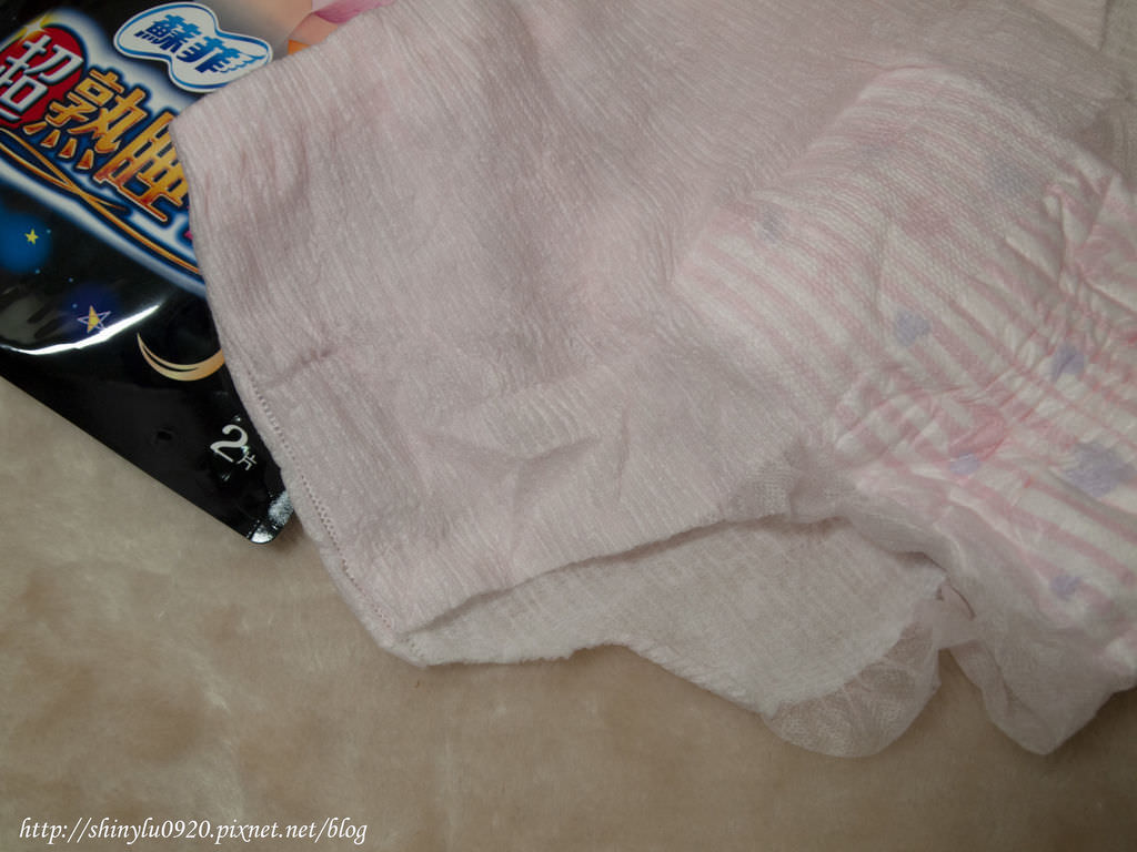 褲型衛生棉比較8蘇菲 超熟睡內褲型衛生棉.jpg