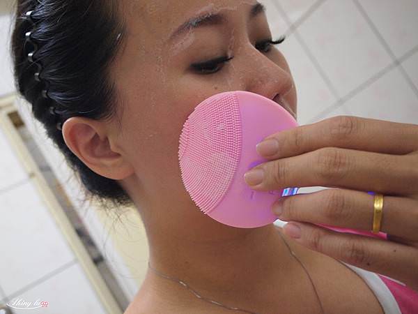 Foreo%E6%B4%97%E8%87%89%E6%A9%9F-%E9%9C%B2%E5%A8%9CLUNA%20mini2%208.JPG