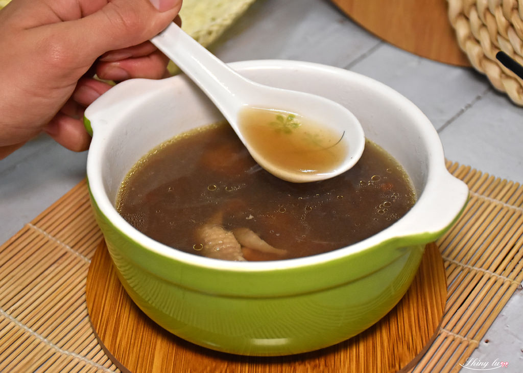 冷凍湯品推薦-ichicken艾其肯養生雞湯9.JPG