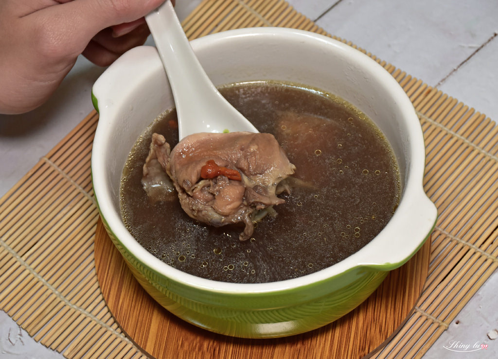 冷凍湯品推薦-ichicken艾其肯養生雞湯10.JPG