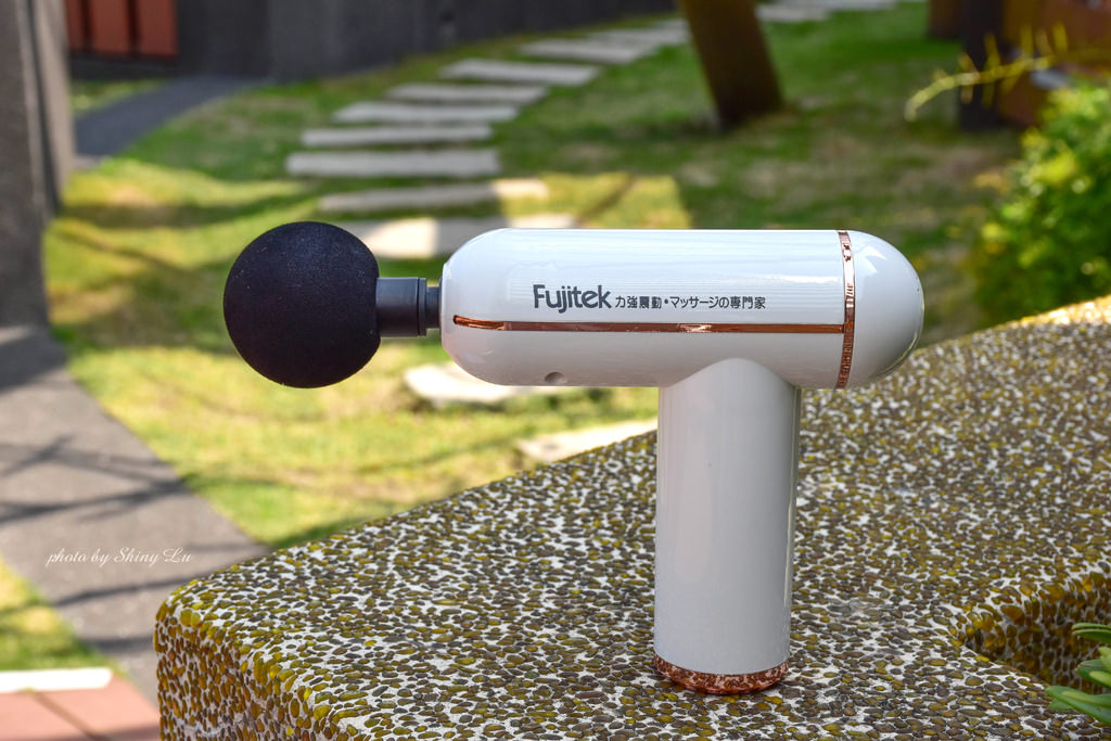 Fujitek 富士電通極輕AI智能極速筋膜槍1.jpg