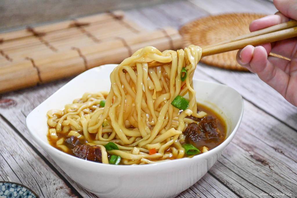 紅燒牛肉麵料理包評比7 混董創食.jpg