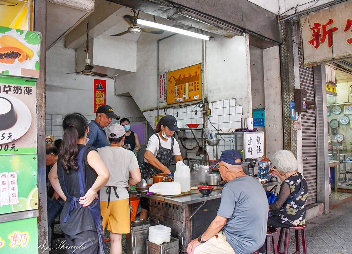 基隆乾麵推薦│三角窗麵擔│超過60年的好吃乾麵、餛飩湯