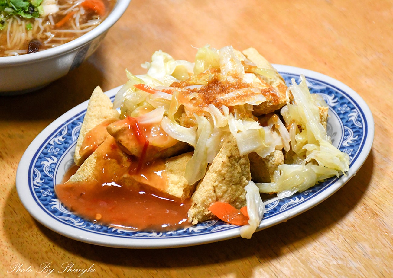 2026羅東必吃美食│14家美食小吃、冰品、早午餐│非業配真實心得 - 第16張圖 宜蘭米粉羹推薦《香廚米粉羹臭豆腐》一吃就難忘的羅東銅板小吃