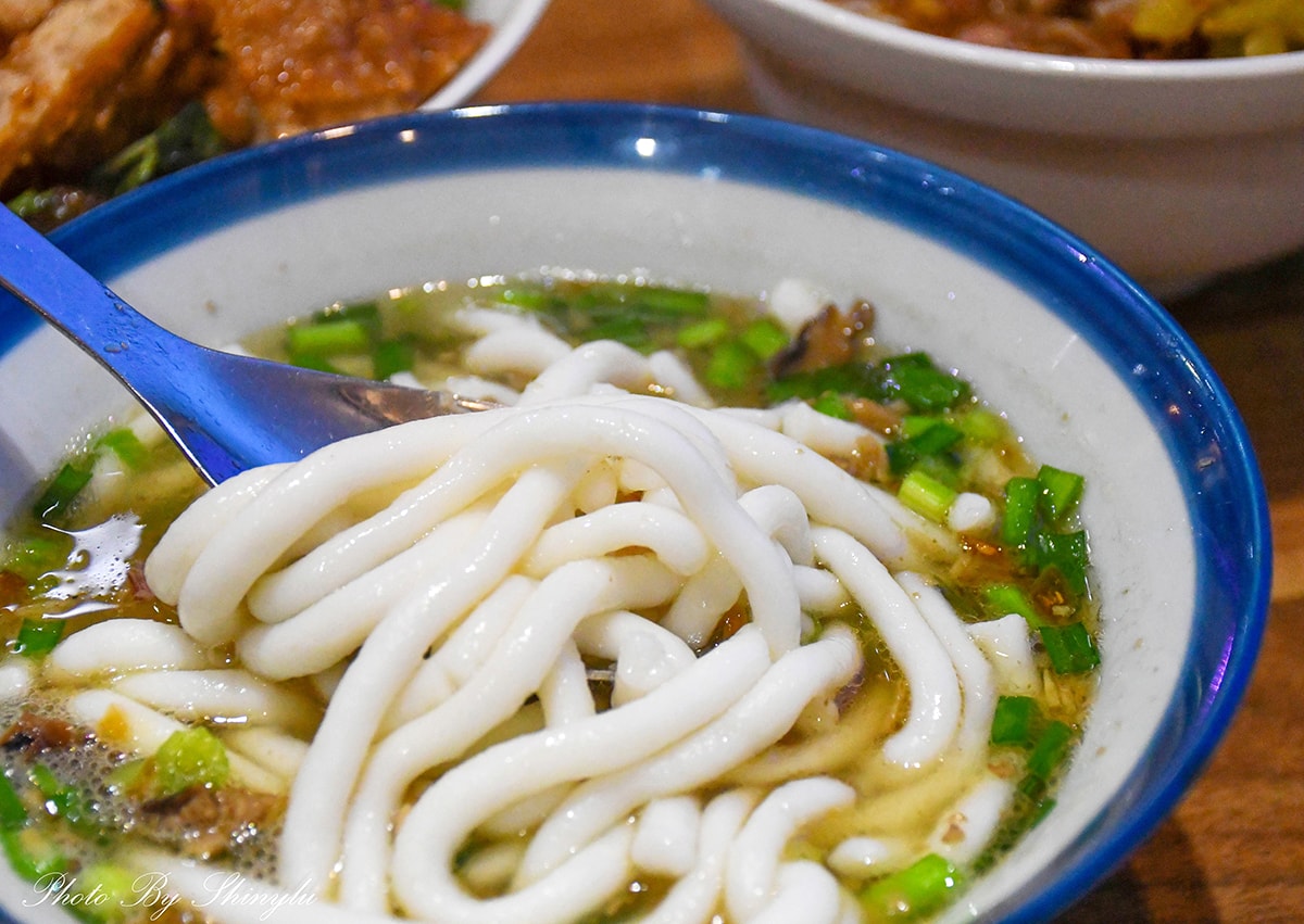 2026羅東必吃美食│14家美食小吃、冰品、早午餐│非業配真實心得 - 第11張圖 羅東必吃美食│上品佑食堂(菜單)炸蛋豬排飯,肉很厚!半熟蛋超誘人