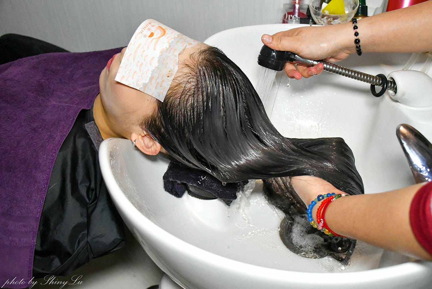 師大染髮推薦│時光角落│拯救漂髮後的毛燥感，打造曖昧迷人的質感色調