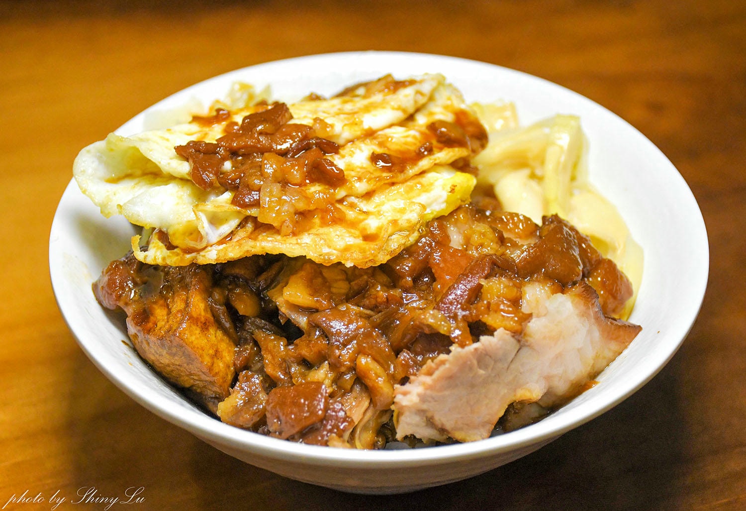 林口豬腳飯推薦《大尾豬腳》免費供炒酸菜、辣蘿蔔
