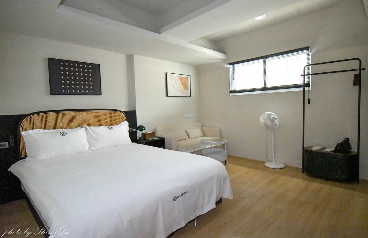 台中住宿推薦2026,超過十家台中住宿cp值高心得開箱 - 第13張圖 WE2 HOTEL 唯二設計文旅│客房乾淨有質感│台中中區住宿