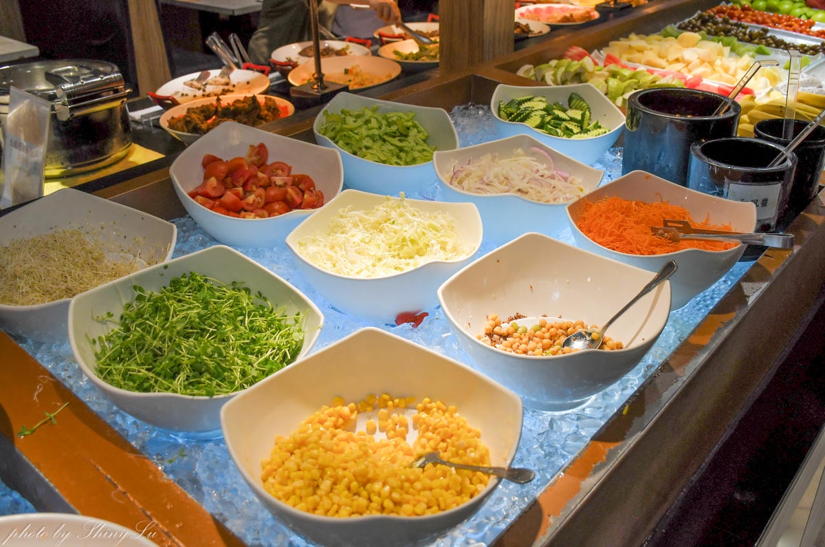 從2020年開幕到現在生意都非常好，自助吧380元起無限享用