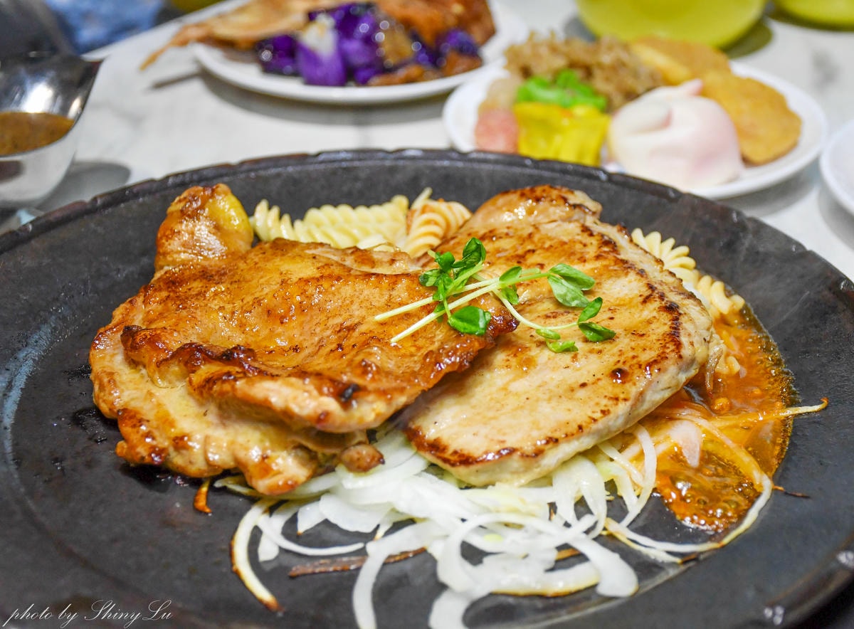 從2020年開幕到現在生意都非常好，自助吧380元起無限享用