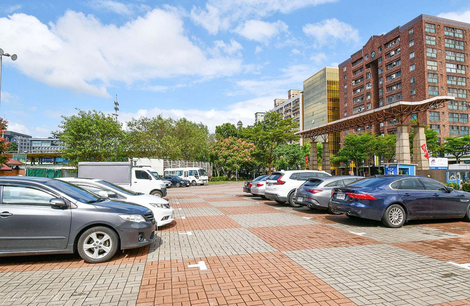 【2025台北UA特賣】UNDER ARMOUR總公司原廠出清2.1折起,地點在板樹體育館 - 第3張圖