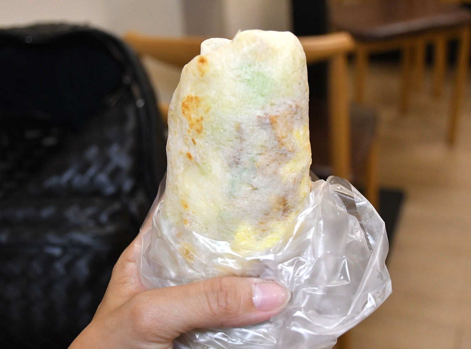 不簡單潤餅捲,尺吋超大料快滿出來了,龜山潤餅推薦 - 第8張圖