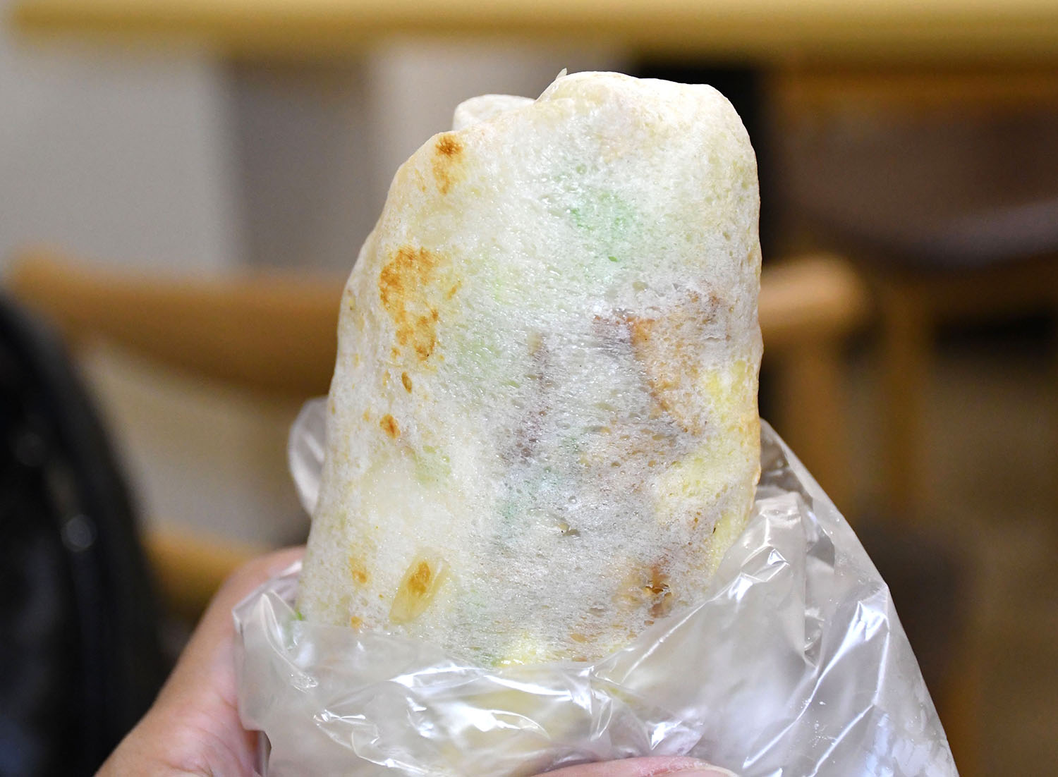 不簡單潤餅捲,尺吋超大料快滿出來了,龜山潤餅推薦 - 第9張圖