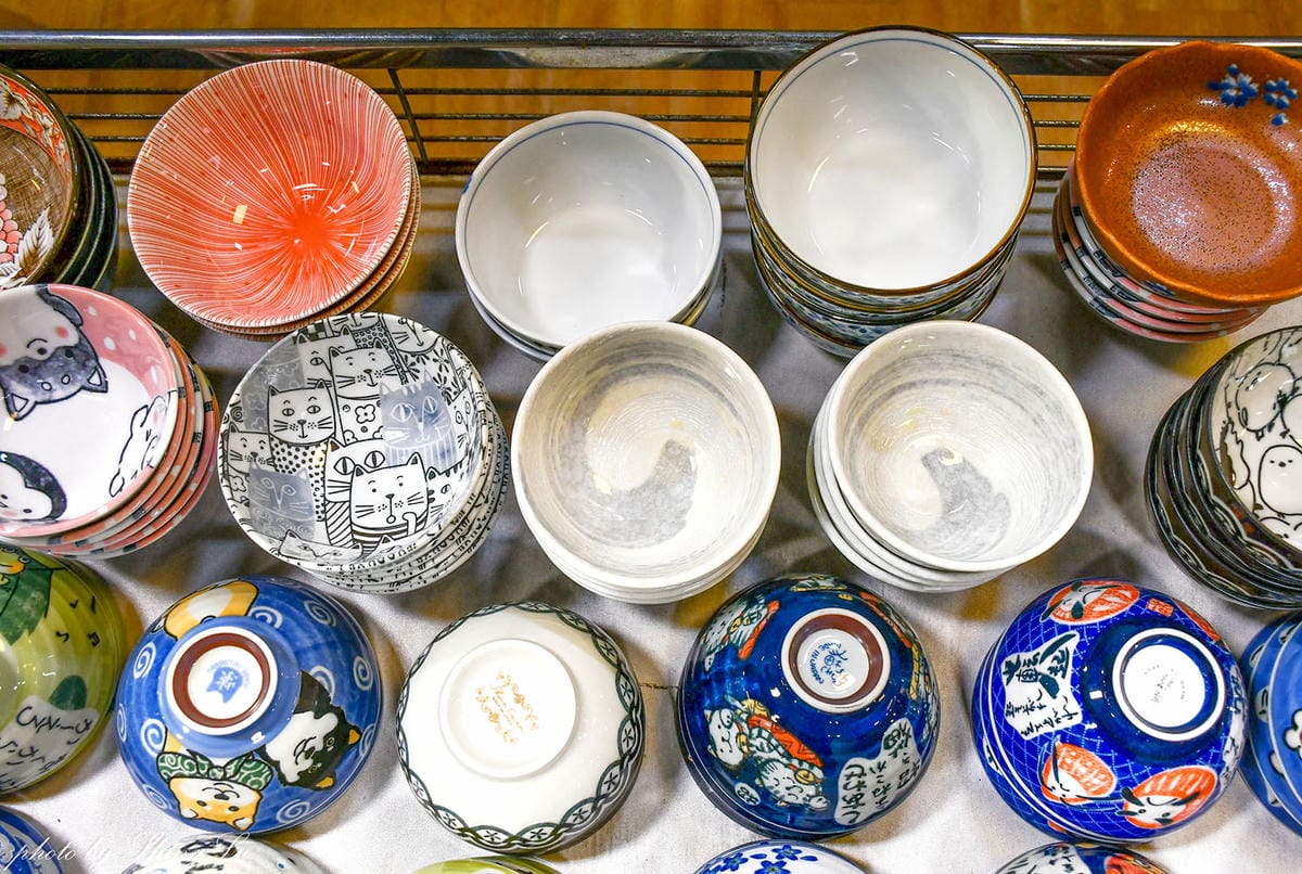 2026日本碗盤瓷器快閃特賣！三個100起，捷運松山站2號出口旁，千款萬古燒/有田燒/九谷窯/信樂燒都有