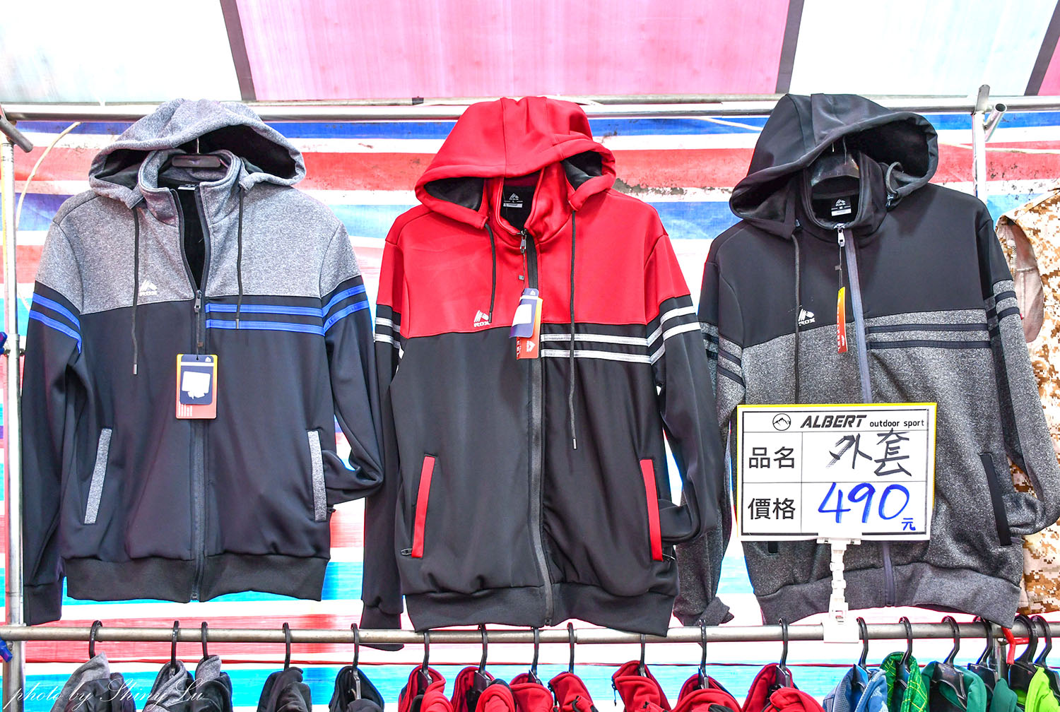 好便宜!南投家樂福,機能服飾特賣88元起,保暖衣100元,防風防潑水外套390元起《艾伯特機能服飾》 - 第23張圖