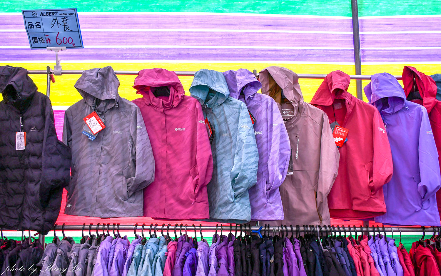好便宜!南投家樂福,機能服飾特賣88元起,保暖衣100元,防風防潑水外套390元起《艾伯特機能服飾》 - 第24張圖