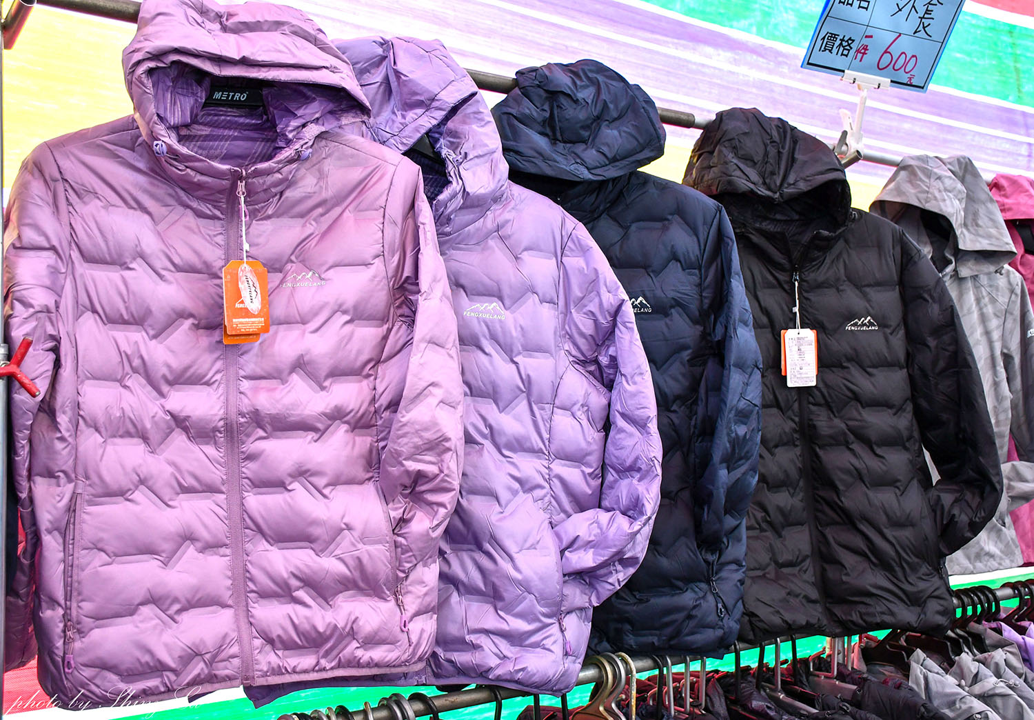 好便宜!南投家樂福,機能服飾特賣88元起,保暖衣100元,防風防潑水外套390元起《艾伯特機能服飾》 - 第30張圖