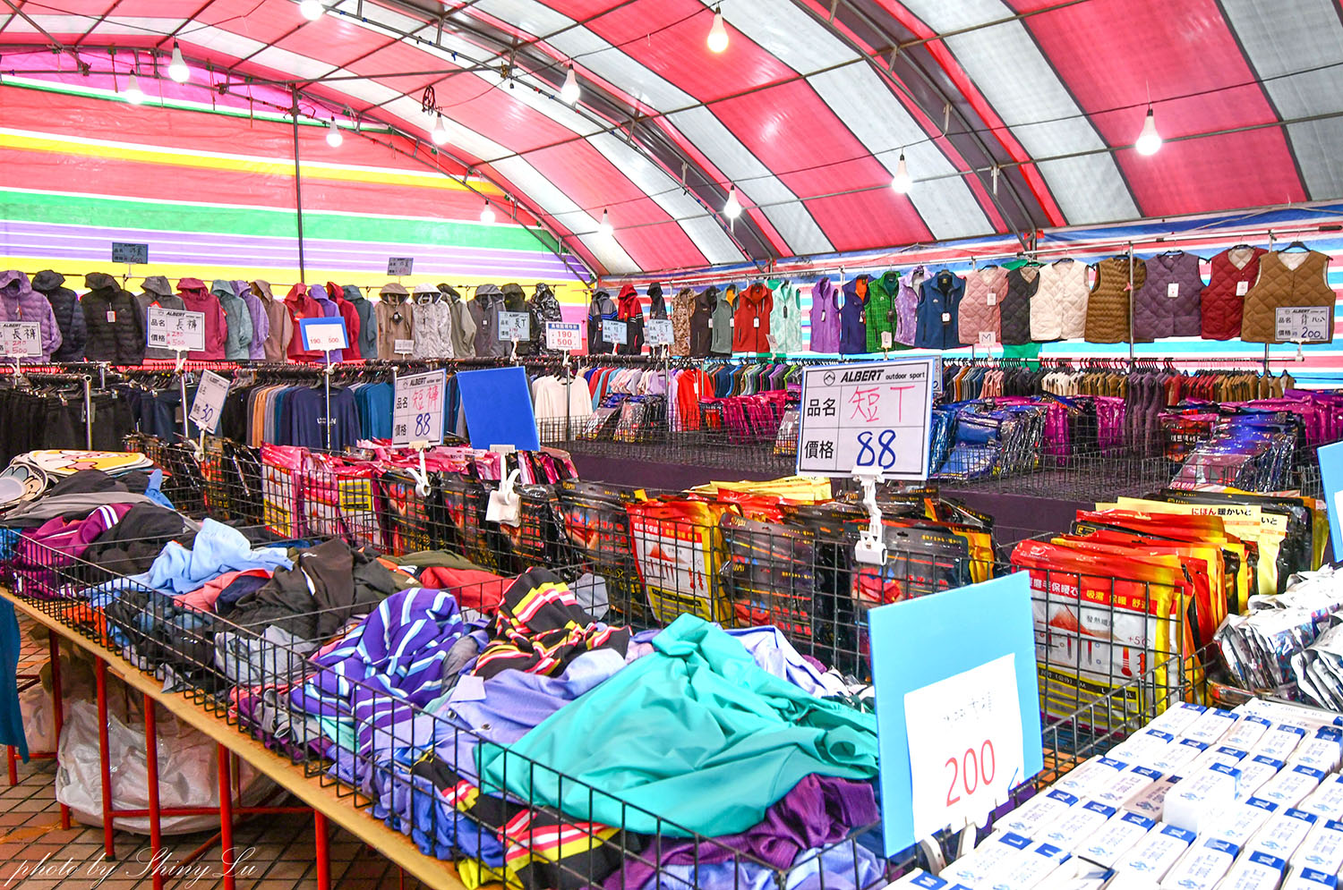 好便宜!南投家樂福,機能服飾特賣88元起,保暖衣100元,防風防潑水外套390元起《艾伯特機能服飾》 - 第4張圖