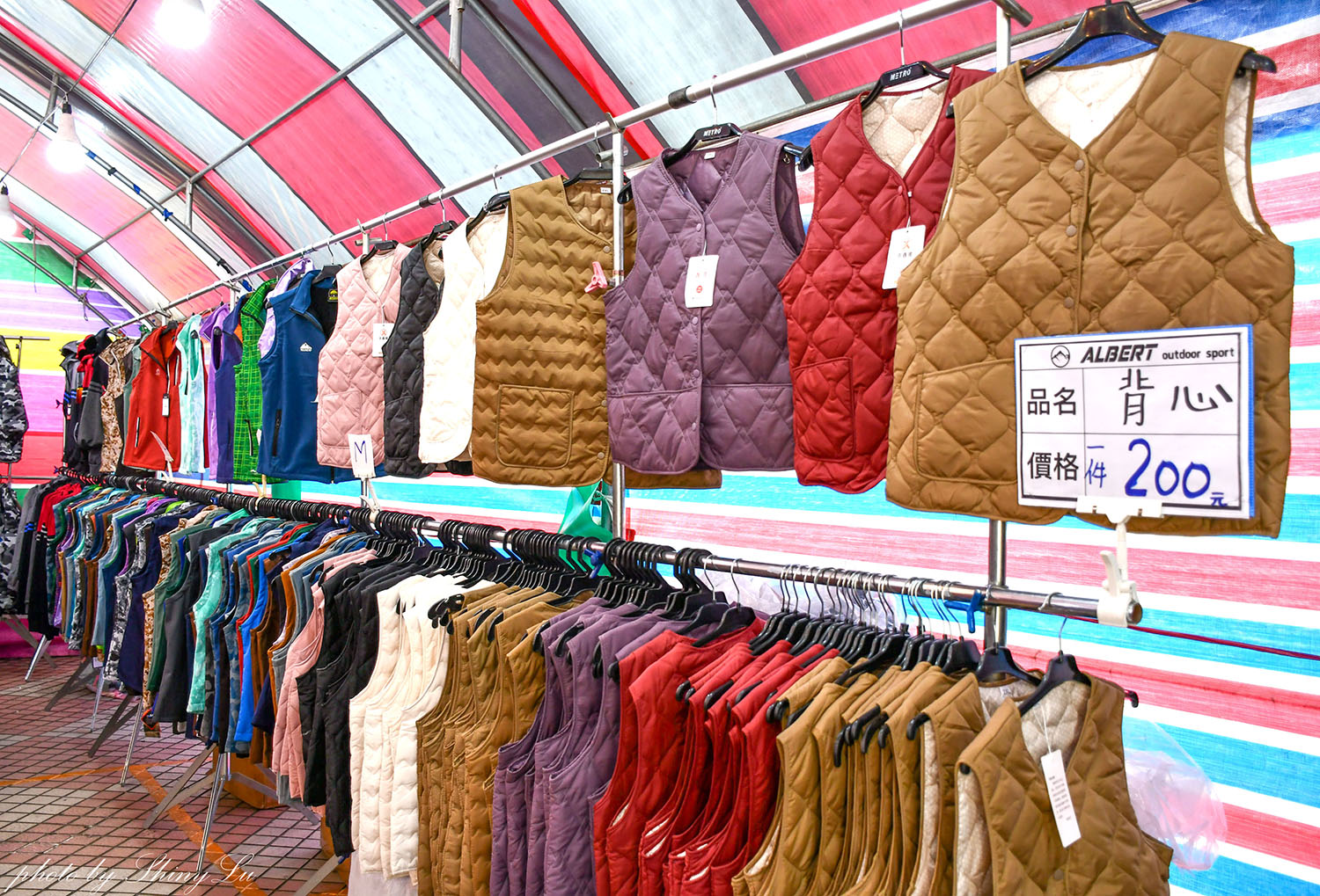 好便宜!南投家樂福,機能服飾特賣88元起,保暖衣100元,防風防潑水外套390元起《艾伯特機能服飾》 - 第32張圖