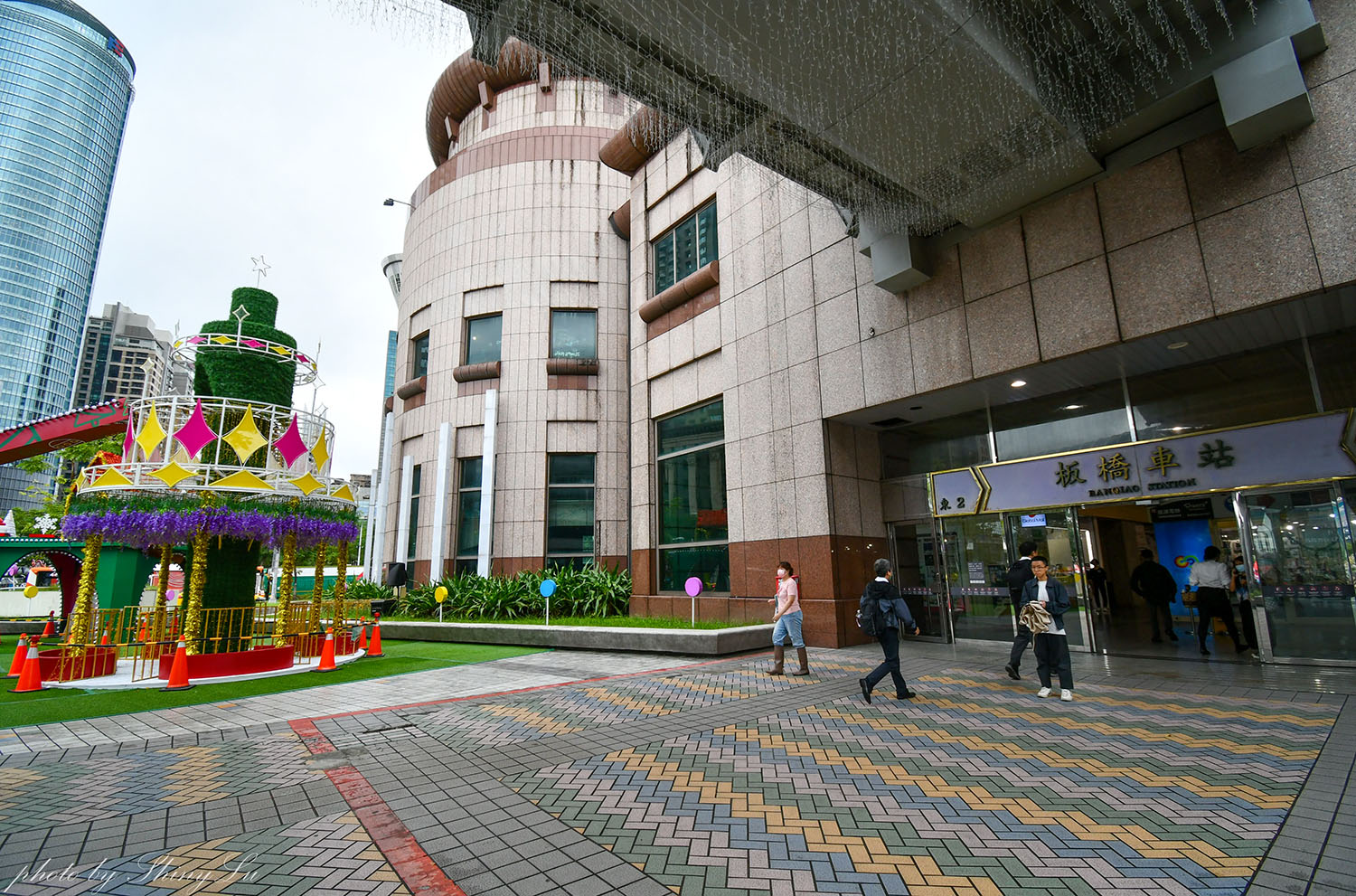 板橋環球│特福鍋具福利品三折起│SISLEY班尼頓童裝三件1000元│同場還有鉑瑞可香水/國際品牌太陽眼鏡/ME 5 精品剪具 - 第2張圖