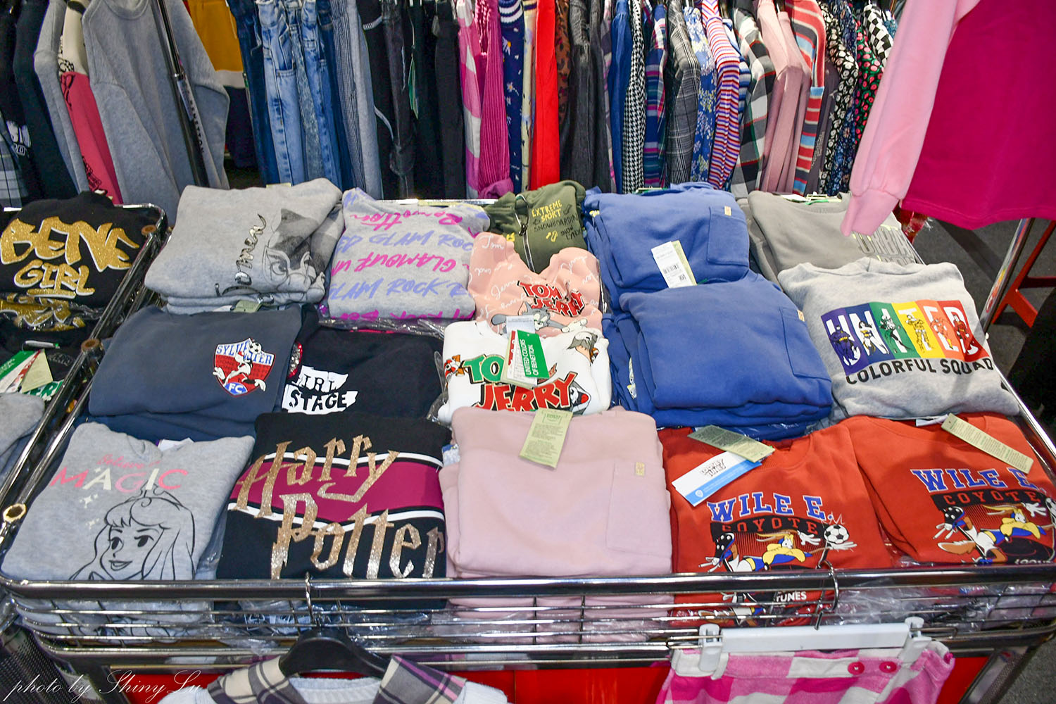 板橋環球│特福鍋具福利品三折起│SISLEY班尼頓童裝三件1000元│同場還有鉑瑞可香水/國際品牌太陽眼鏡/ME 5 精品剪具 - 第25張圖