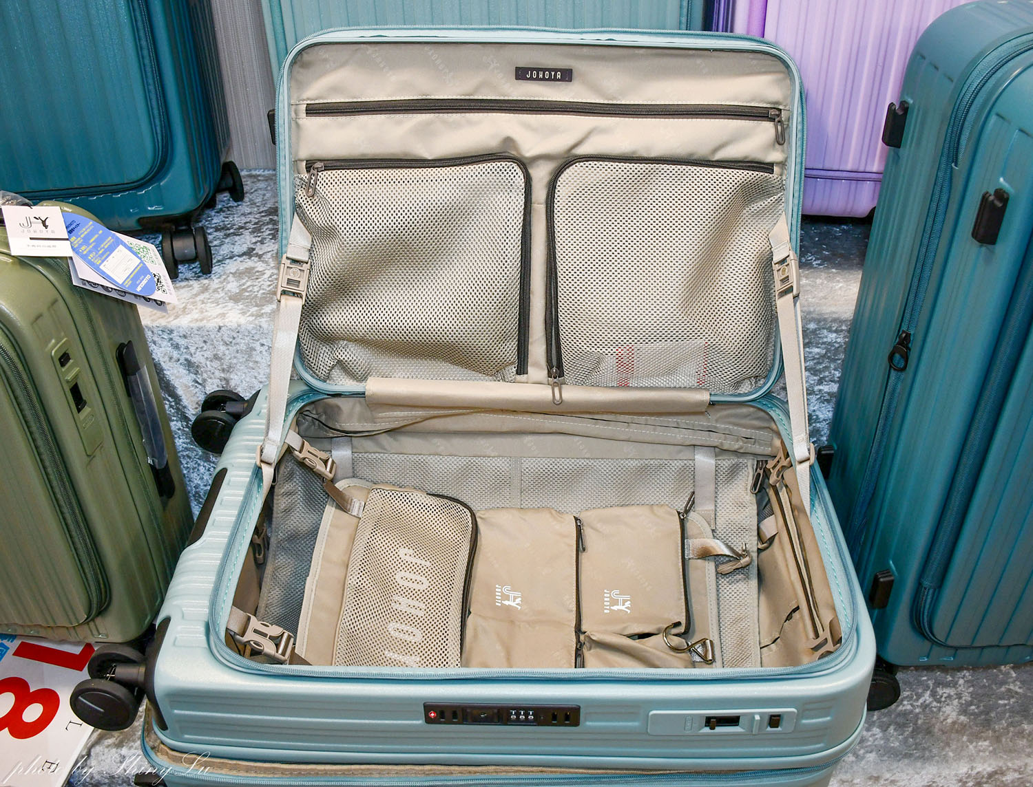 林口龜山特賣會,行李箱/登機箱990元起!消費滿額還送旅行拉桿包,上掀式/鋁框箱/前開箱/通通都有,享一年保固終身為修 - 第14張圖