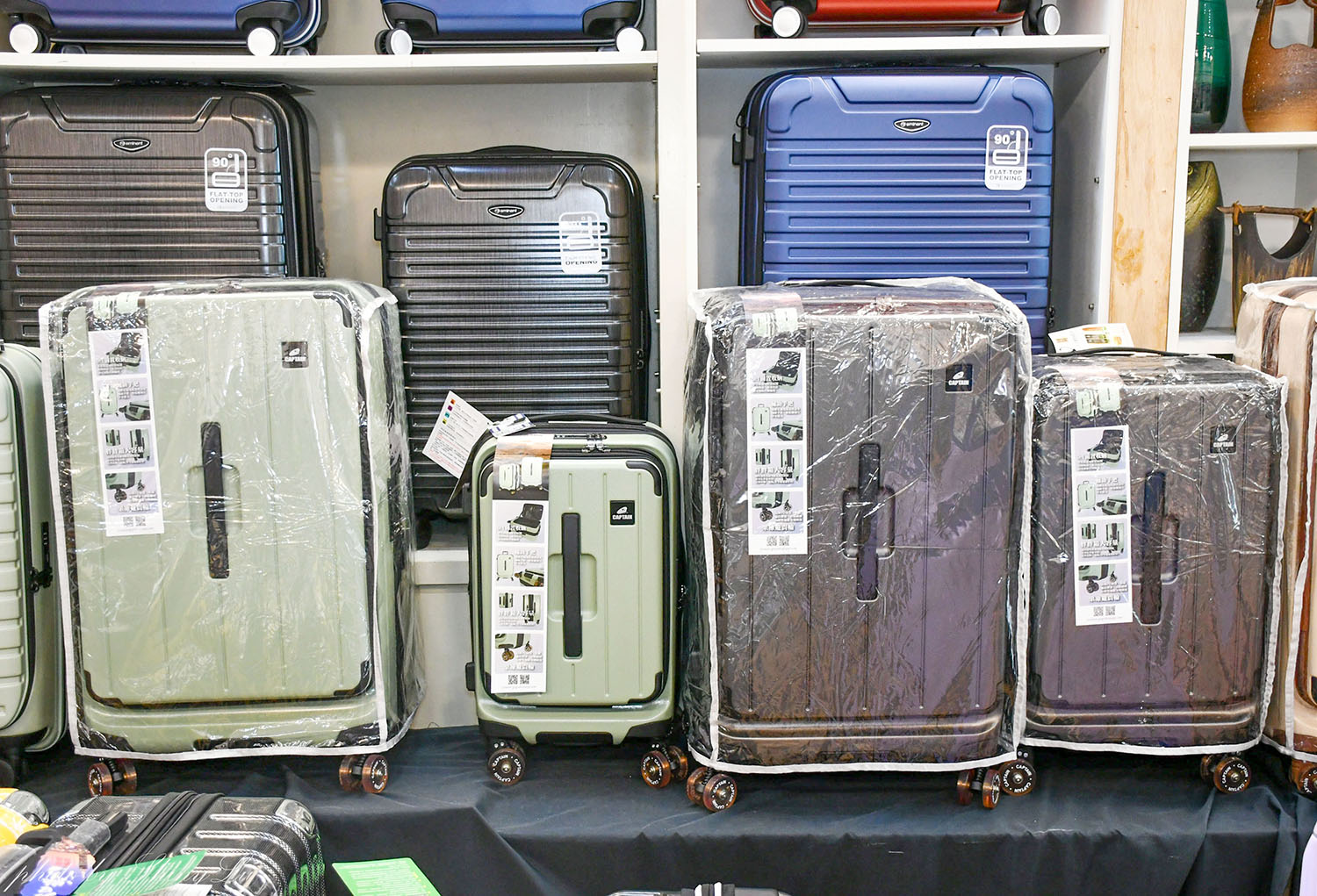 林口龜山特賣會,行李箱/登機箱990元起!消費滿額還送旅行拉桿包,上掀式/鋁框箱/前開箱/通通都有,享一年保固終身為修 - 第22張圖