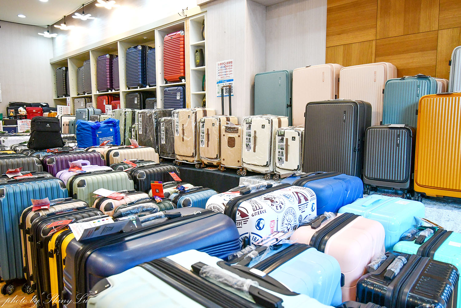 林口龜山特賣會,行李箱/登機箱990元起!消費滿額還送旅行拉桿包,上掀式/鋁框箱/前開箱/通通都有,享一年保固終身為修 - 第4張圖