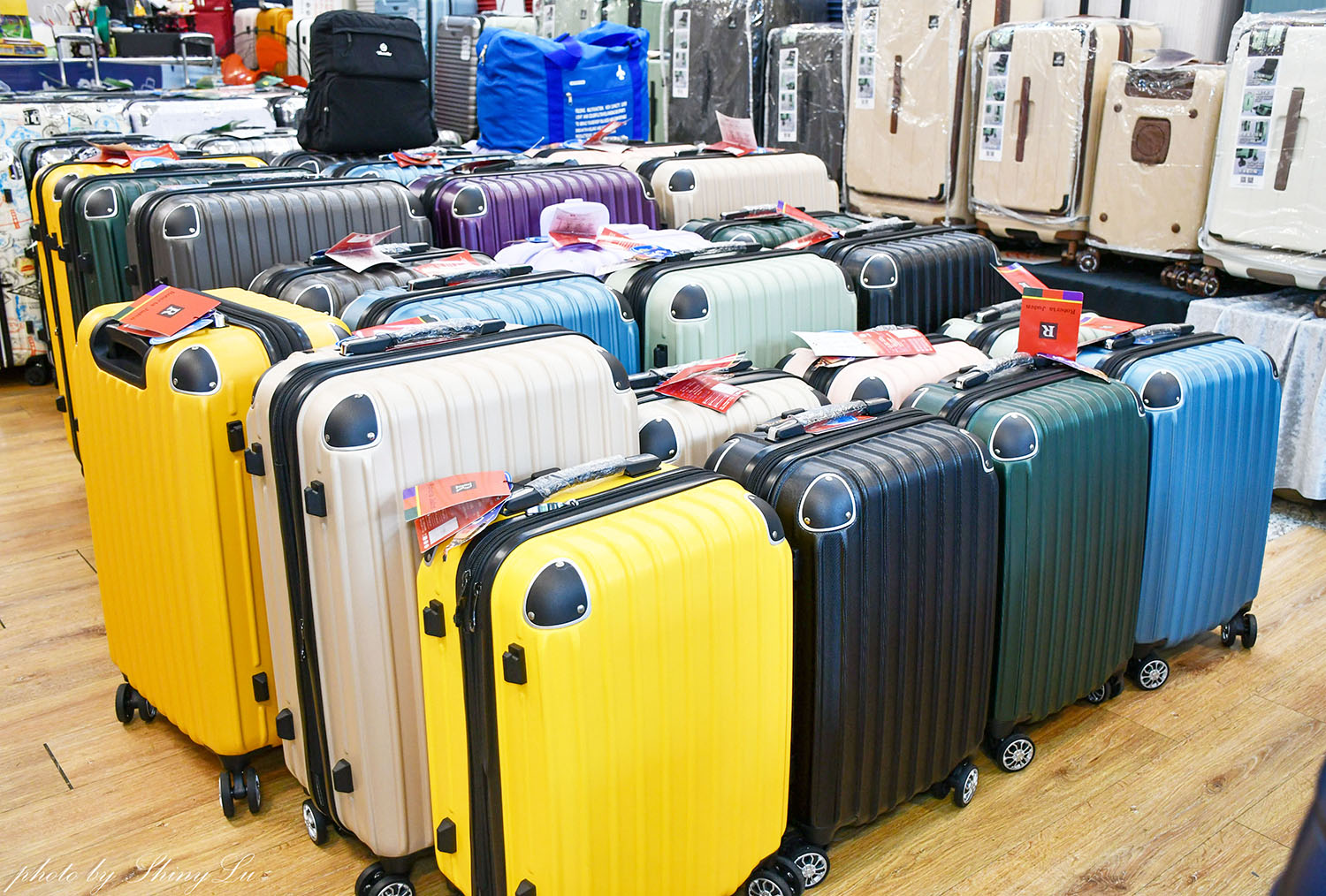 林口龜山特賣會,行李箱/登機箱990元起!消費滿額還送旅行拉桿包,上掀式/鋁框箱/前開箱/通通都有,享一年保固終身為修 - 第39張圖