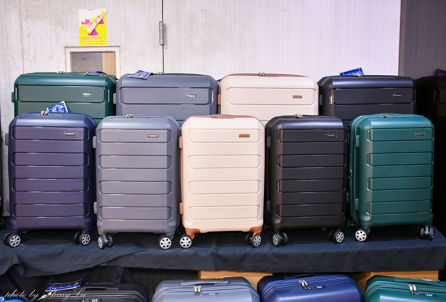 林口龜山特賣會,行李箱/登機箱990元起!消費滿額還送旅行拉桿包,上掀式/鋁框箱/前開箱/通通都有,享一年保固終身為修 - 第42張圖