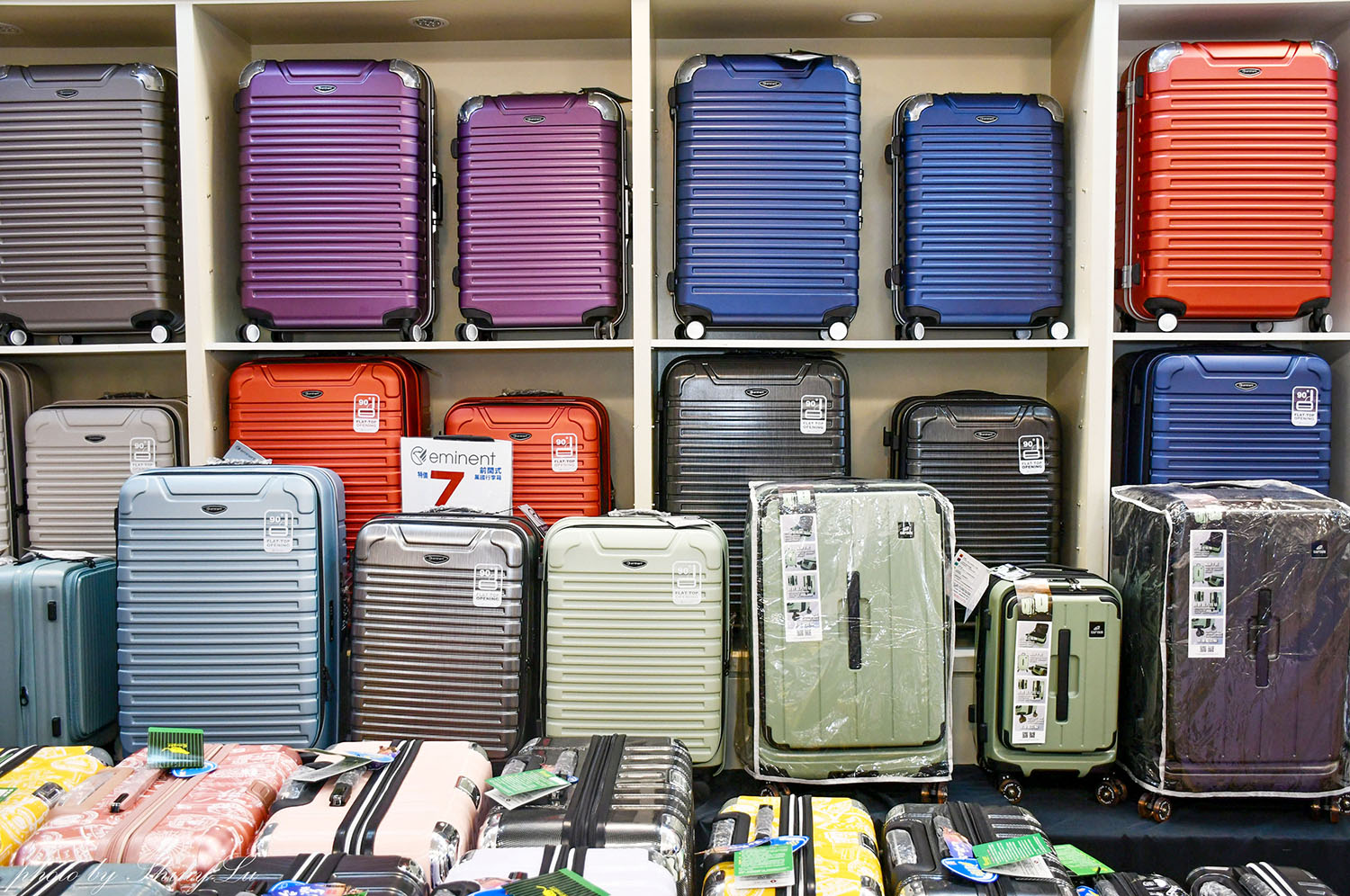 林口龜山特賣會,行李箱/登機箱990元起!消費滿額還送旅行拉桿包,上掀式/鋁框箱/前開箱/通通都有,享一年保固終身為修 - 第46張圖