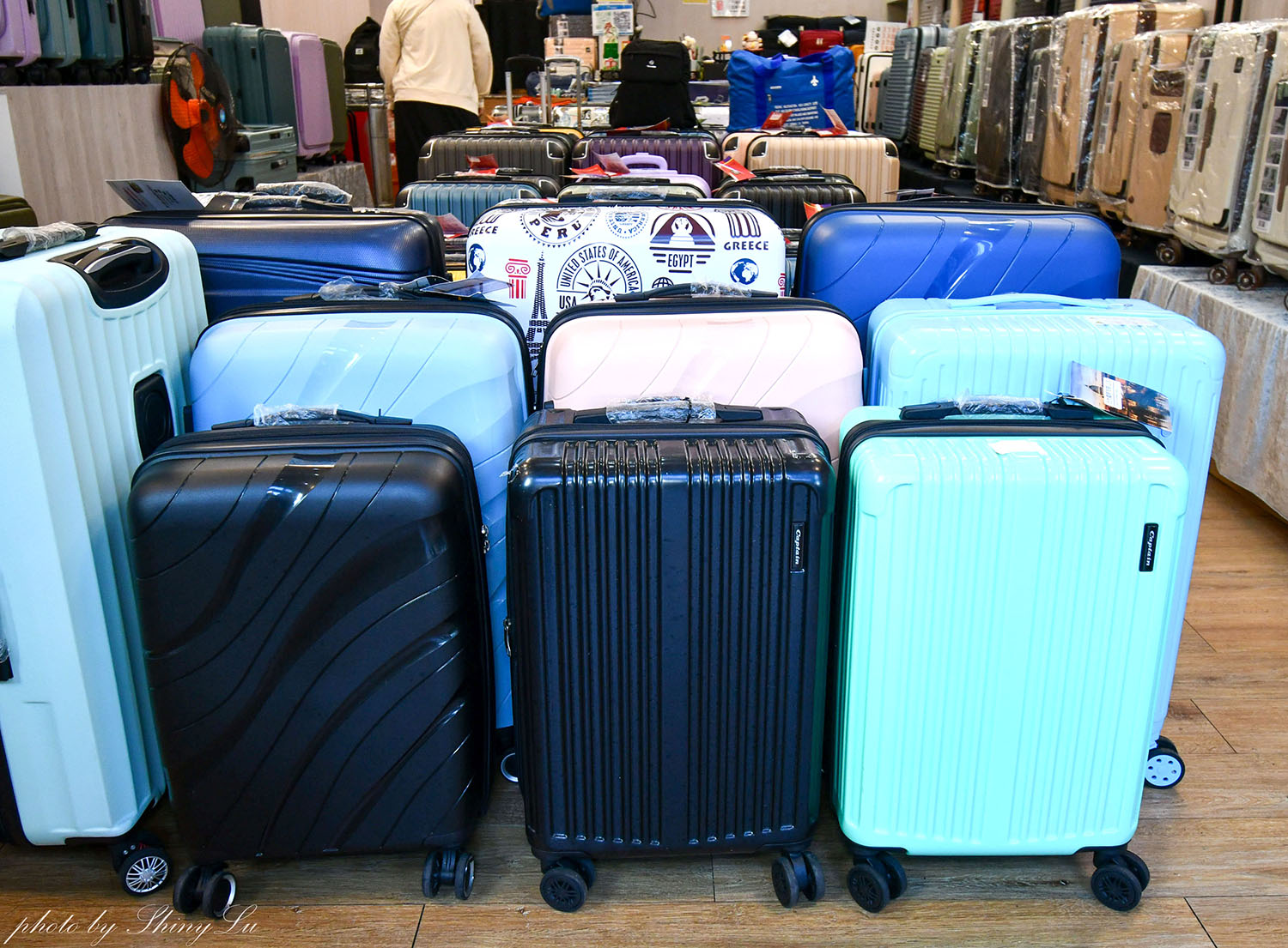 林口龜山特賣會,行李箱/登機箱990元起!消費滿額還送旅行拉桿包,上掀式/鋁框箱/前開箱/通通都有,享一年保固終身為修 - 第6張圖