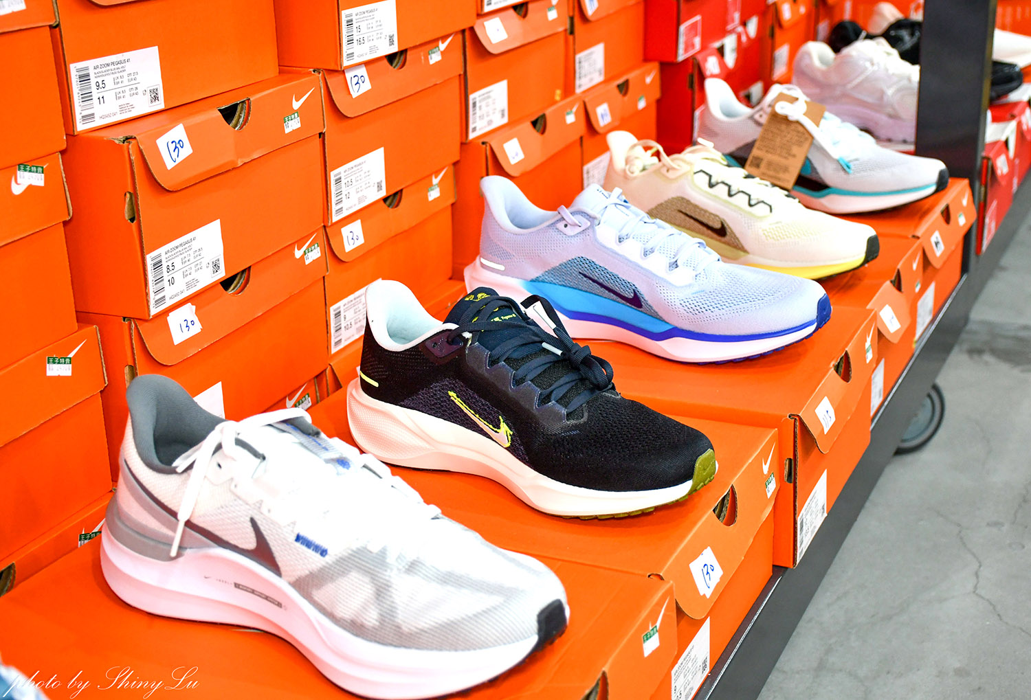捷運西湖站,N I K E 運動鞋特賣🔥F I L A 五折🔥新款二雙享九折優惠(可刷卡)王子運動用品特賣 - 第21張圖