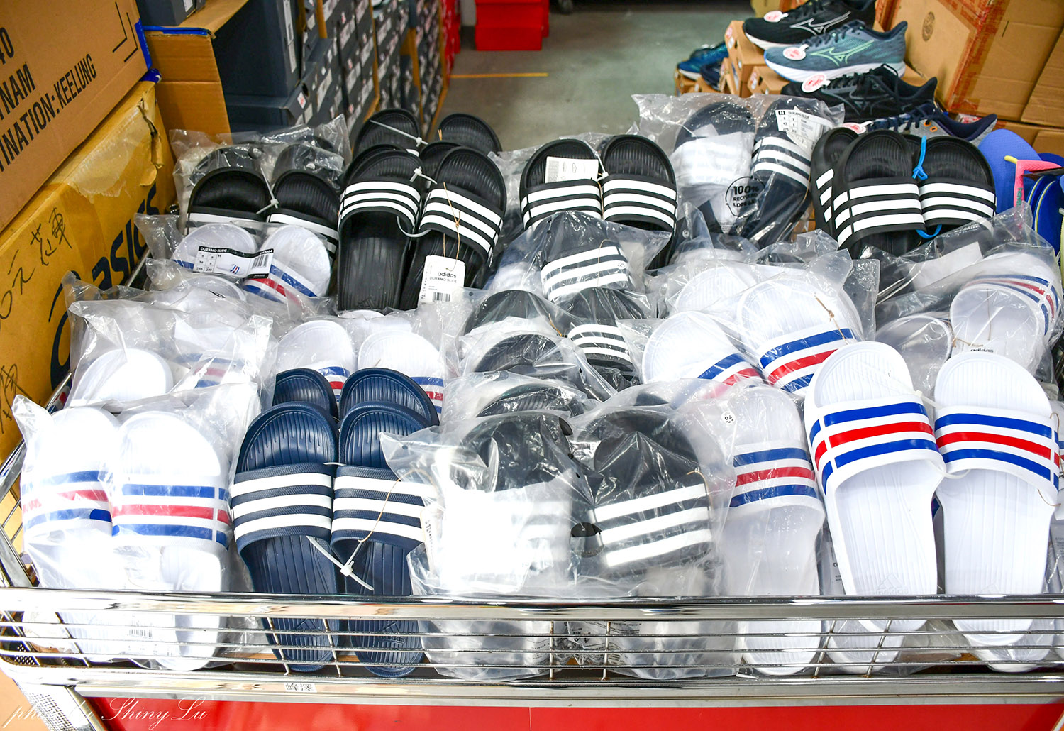 捷運西湖站,N I K E 運動鞋特賣🔥F I L A 五折🔥新款二雙享九折優惠(可刷卡)王子運動用品特賣 - 第10張圖