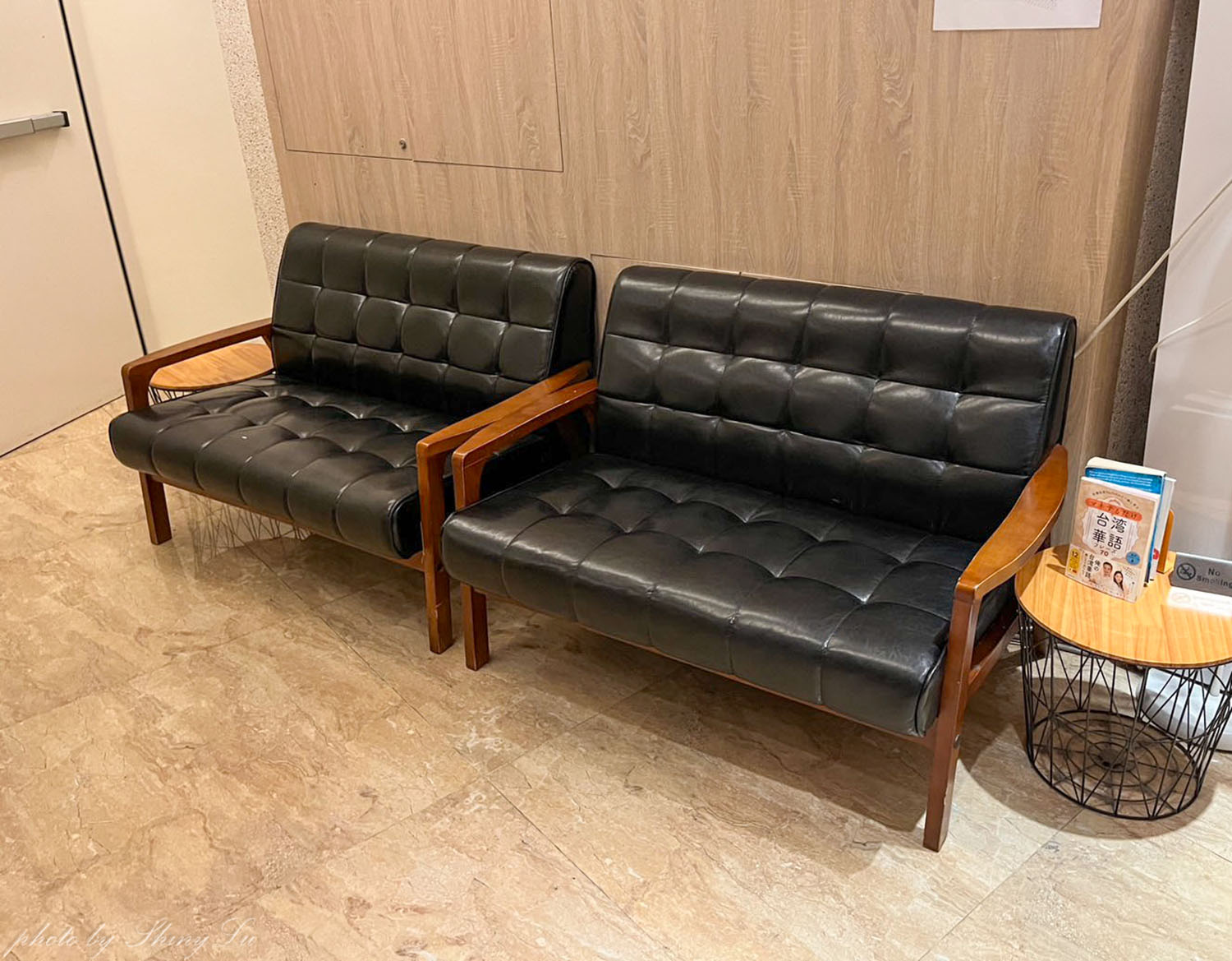 台中中區便宜住宿《一中宿喜》雙人房/元千元有找，很乾淨還有獨立陽台