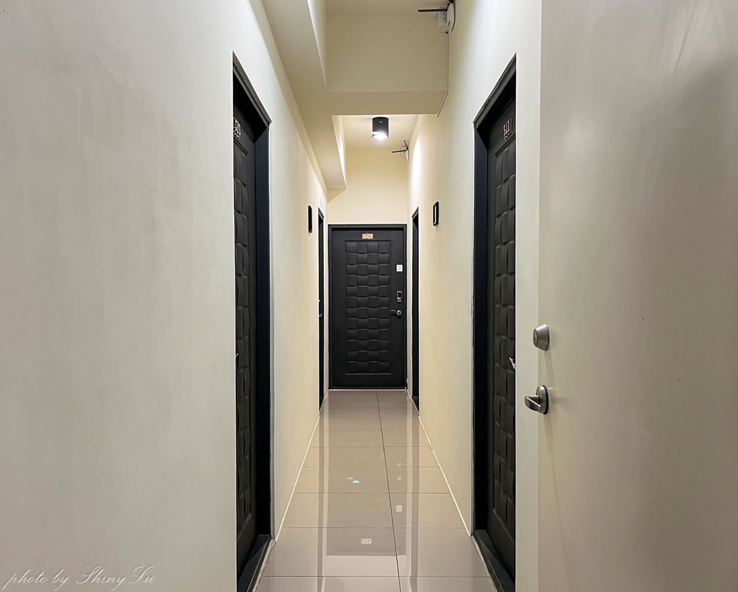 台中中區便宜住宿《一中宿喜》雙人房/元千元有找,很乾淨還有獨立陽台 - 第8張圖 台中中區便宜住宿《一中宿喜》雙人房/元千元有找,很乾淨還有獨立陽台