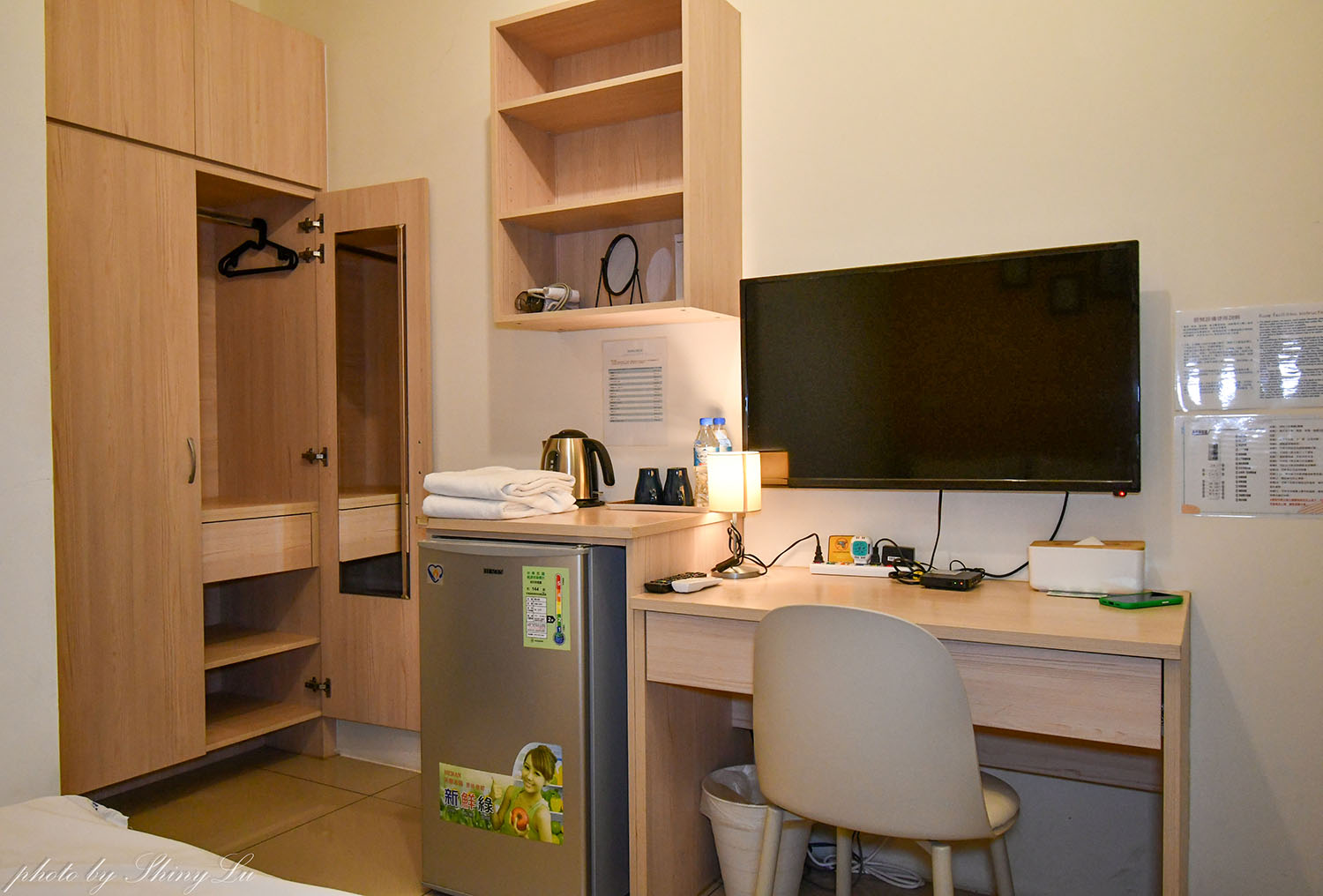 台中中區便宜住宿《一中宿喜》雙人房/元千元有找，很乾淨還有獨立陽台