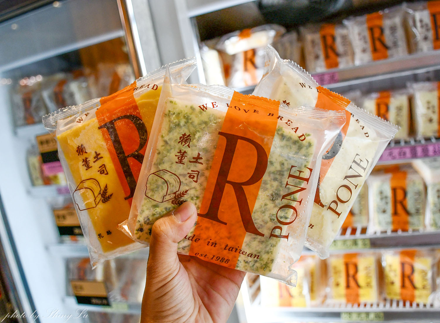 三重吐司推薦《賴董土司》每日限定口味出爐,韓式蒜蒜吐司/招牌皇冠超好吃 - 第12張圖 三重吐司推薦《賴董土司》每日限定口味出爐,韓式蒜蒜吐司/招牌皇冠超好吃