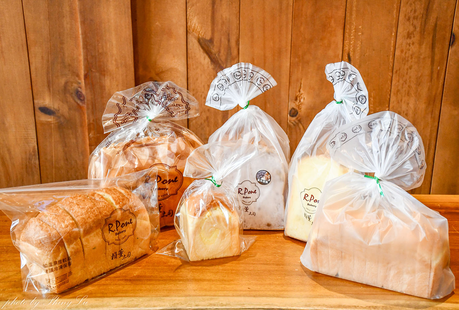 三重吐司推薦《賴董土司》每日限定口味出爐,韓式蒜蒜吐司/招牌皇冠超好吃 - 第14張圖 三重吐司推薦《賴董土司》每日限定口味出爐,韓式蒜蒜吐司/招牌皇冠超好吃