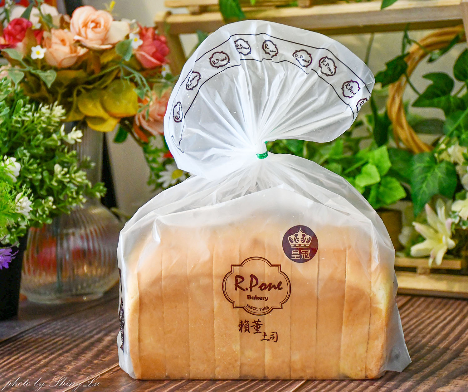 三重吐司推薦《賴董土司》每日限定口味出爐,韓式蒜蒜吐司/招牌皇冠超好吃 - 第16張圖 三重吐司推薦《賴董土司》每日限定口味出爐,韓式蒜蒜吐司/招牌皇冠超好吃