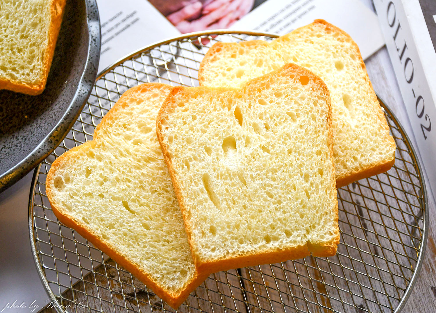 三重吐司推薦《賴董土司》每日限定口味出爐,韓式蒜蒜吐司/招牌皇冠超好吃 - 第19張圖 三重吐司推薦《賴董土司》每日限定口味出爐,韓式蒜蒜吐司/招牌皇冠超好吃