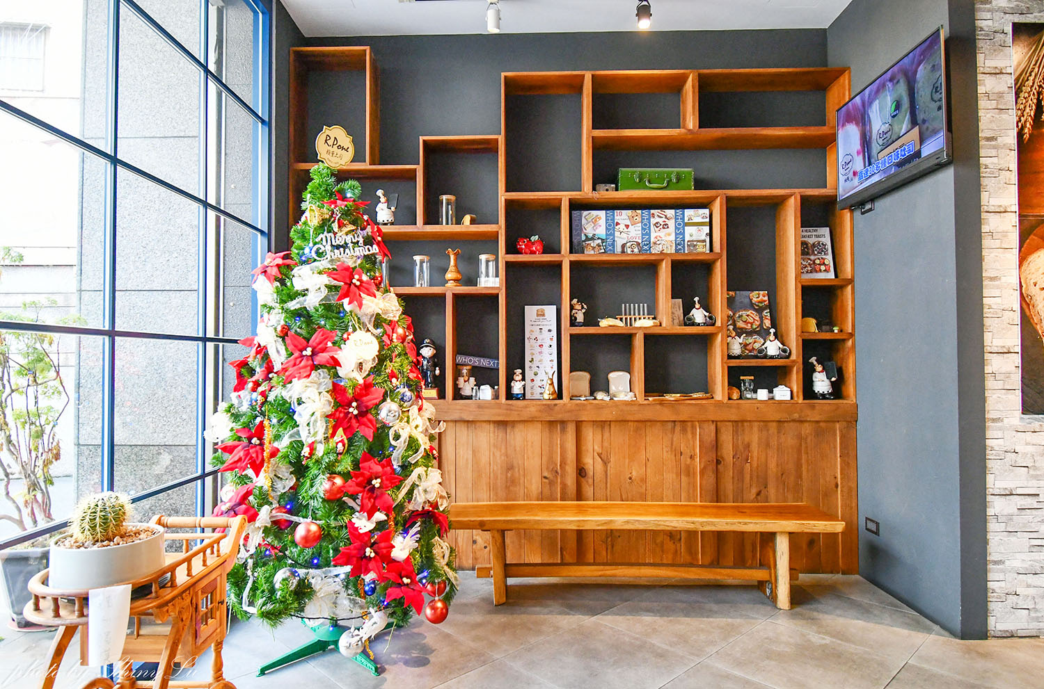 三重吐司推薦《賴董土司》每日限定口味出爐,韓式蒜蒜吐司/招牌皇冠超好吃 - 第4張圖 三重吐司推薦《賴董土司》每日限定口味出爐,韓式蒜蒜吐司/招牌皇冠超好吃