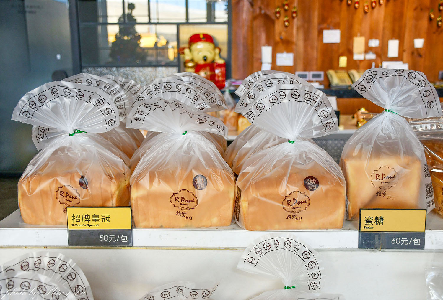 三重吐司推薦《賴董土司》每日限定口味出爐,韓式蒜蒜吐司/招牌皇冠超好吃 - 第6張圖 三重吐司推薦《賴董土司》每日限定口味出爐,韓式蒜蒜吐司/招牌皇冠超好吃