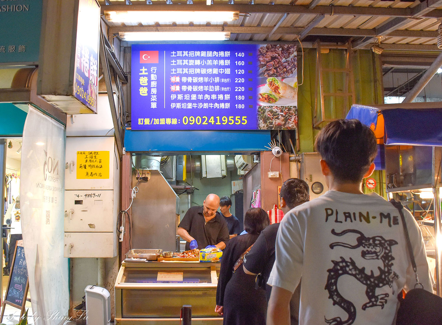 排隊才吃的到！土爸爸行動廚房│推薦雞腿肉捲餅│林口黃昏市場美食