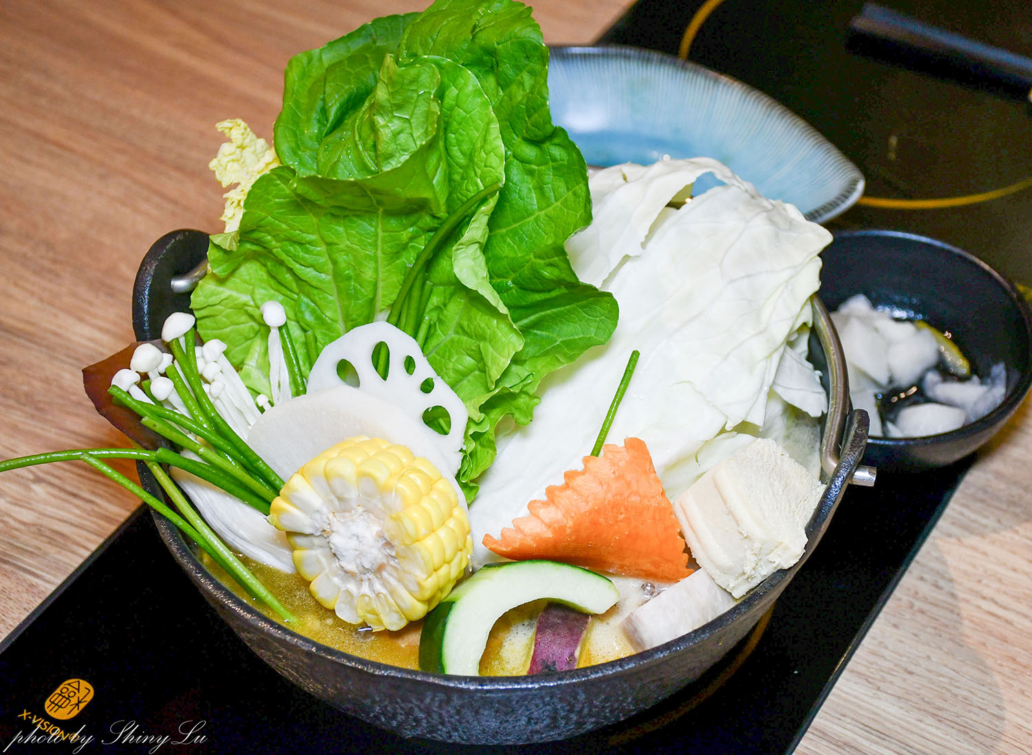 板橋環球火鍋推薦《瘋一鍋飲茶鍋物》麻油花雕雞鍋/桌邊爆炒 - 第13張圖 板橋環球火鍋推薦《瘋一鍋飲茶鍋物》麻油花雕雞鍋/桌邊爆炒