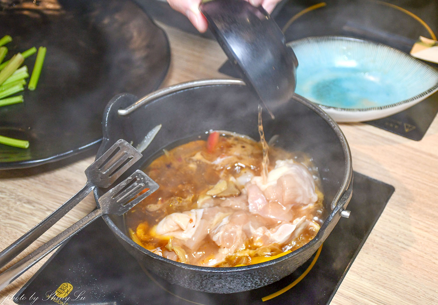 板橋環球火鍋推薦《瘋一鍋飲茶鍋物》麻油花雕雞鍋/桌邊爆炒 - 第7張圖 板橋環球火鍋推薦《瘋一鍋飲茶鍋物》麻油花雕雞鍋/桌邊爆炒