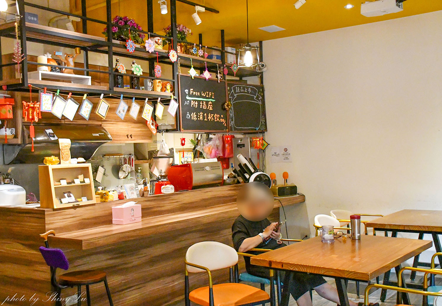 板橋銀光咖啡館，捷運府中站旁，不限時有插座的板橋咖啡廳