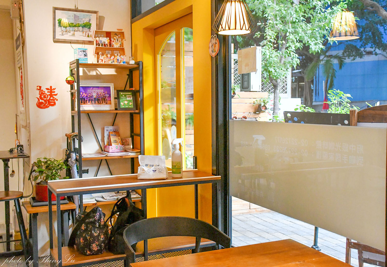 板橋銀光咖啡館，捷運府中站旁，不限時有插座的板橋咖啡廳